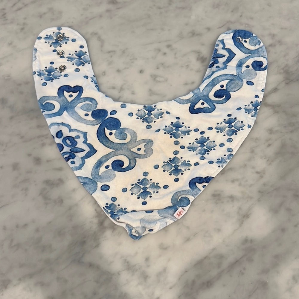 Posh Peanut Bib